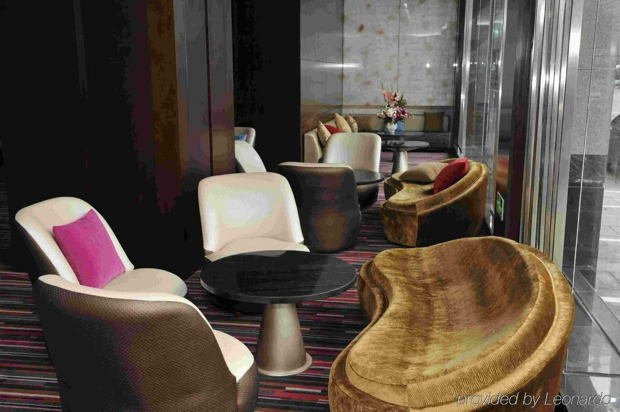 Holiday Inn Express Tianjin City Center Beltér fotó